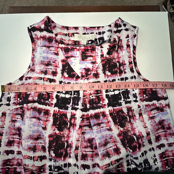 *Olive and Oak Sleeveless Top - Picture 3 of 6